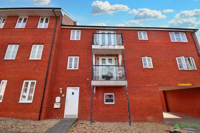 2 Bedroom Flat To Rent In River Plate Road, Exeter, EX2