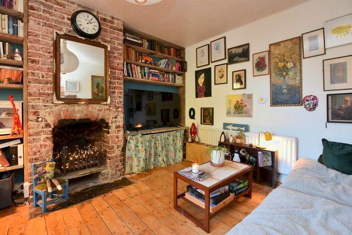 3 Bedroom Property For Sale In Staplecross, Robertsbridge, TN32