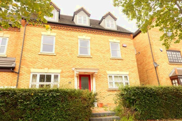 5 Bedroom Detached House To Rent In Kilwinning Drive, Monkston, Milton Keynes, MK10