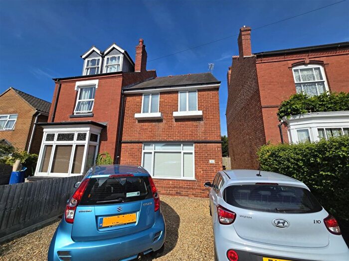 3 Bedroom Semi-Detached House To Rent In Shrubbery Street, Kidderminster, DY10