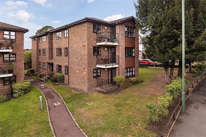 2 Bedroom Flat To Rent In Henley Court, Parkhill Road, Bexley, DA5