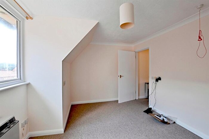 1 Bedroom Retirement Property To Rent In Russell Court, Petersfield Road, GU29