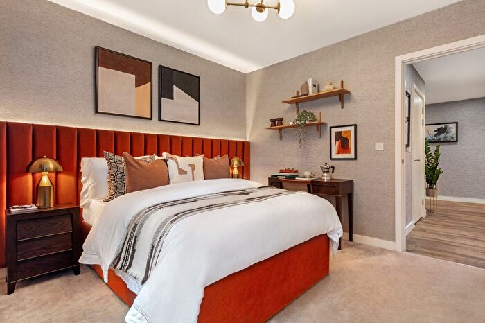 2 Bedroom Flat For Sale In Mary Neuner Road, London, N8