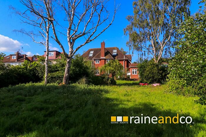 6 Bedroom Detached House For Sale In Great North Road, Bell Bar, Brookmans Park, AL9