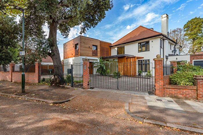 8 Bedroom Detached House For Sale In Cole Park Road, Twickenham, TW1