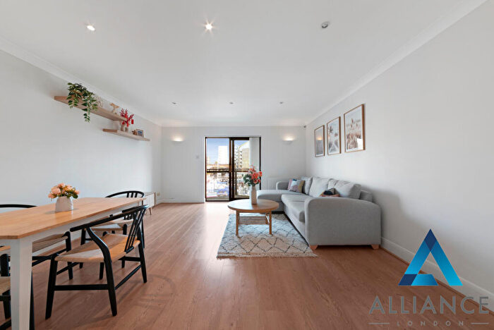 2 Bedroom Maisonette For Sale In Goodhart Place, Horseferry Road, Limehouse, London, E14