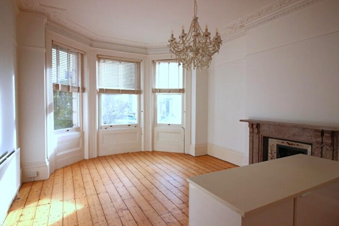 1 Bedroom Flat To Rent In Cambridge Road, Hove, East Sussex, BN3