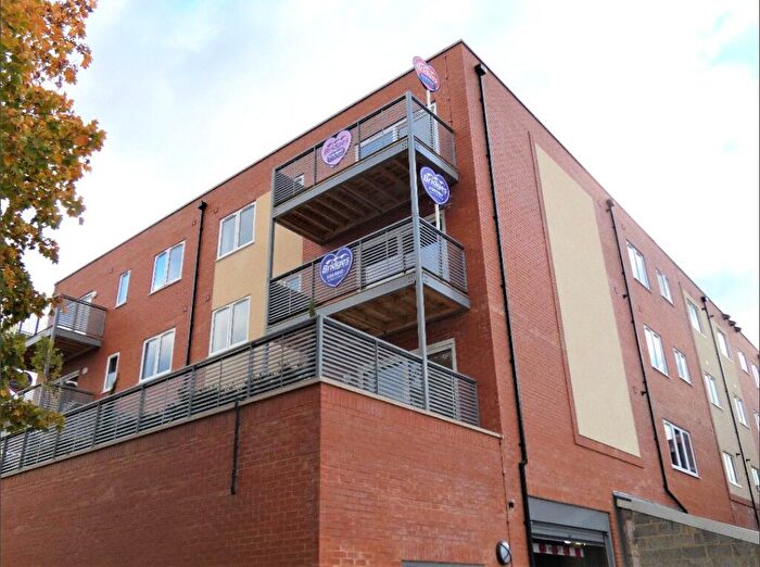 2 Bedroom Flat To Rent In Camp Road, Farnborough, Hampshire, GU14