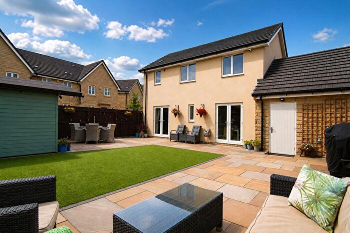 3 Bedroom Link Detached House For Sale In Townson Fold, Eastburn, BD20
