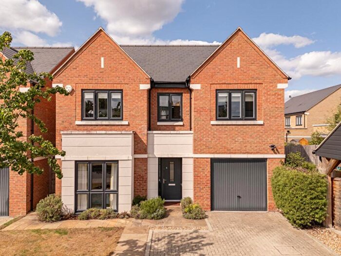 4 Bedroom Detached House For Sale In Bridges Avenue, East Molesey, KT8