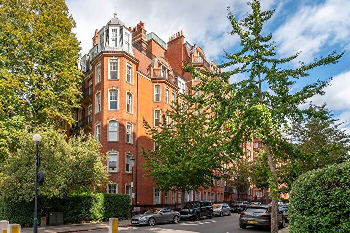 2 Bedroom Property To Rent In Oakwood Court, Holland Park, London, W14