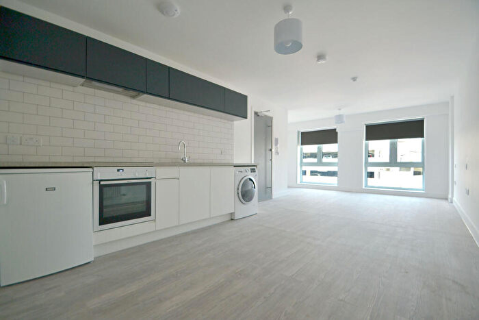 Apartment To Rent In Flat Crosby House, - Elmfield Road, Bromley, Greater London, BR1