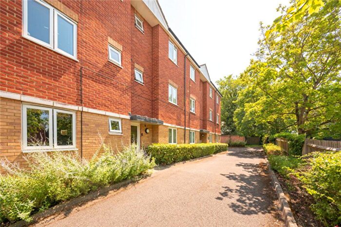 2 Bedroom Flat To Rent In Sanders Place, Camp Road, St. Albans, Hertfordshire, AL1