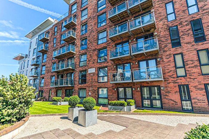 1 Bedroom Apartment To Rent In Longfield Centre, Prestwich, Manchester, M25