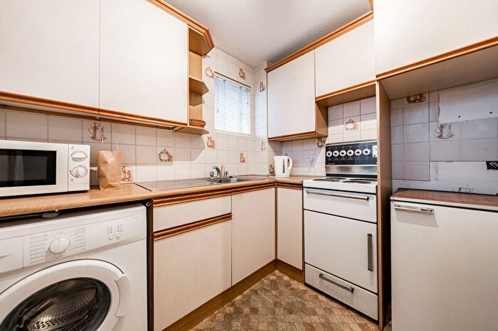 2 Bedroom Semi-Detached House For Sale In Hillend Road, Clarkston, G76