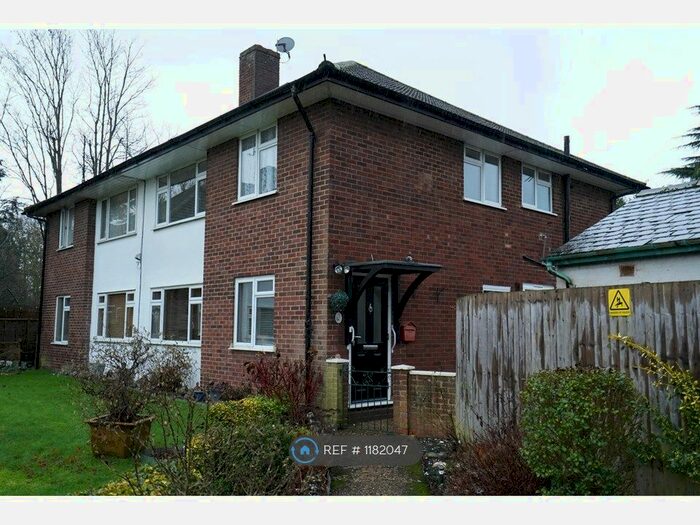 2 Bedroom Flat To Rent In Red Lion Close, Orpington, BR5