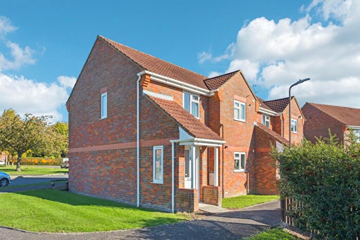 2 Bedroom Flat For Sale In Pavilion Way, Little Chalfont, HP6