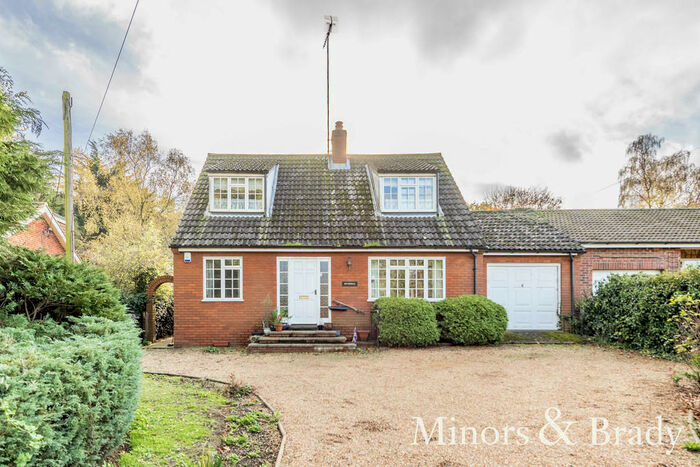 3 Bedroom Detached House For Sale In Mill Street, Elsing, NR20