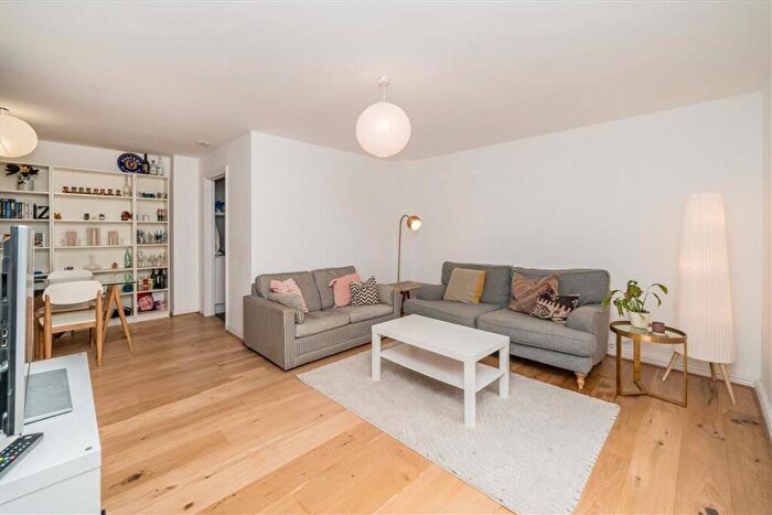2 Bedroom Flat For Sale In Sunlight Square, Bethnal Green, E2