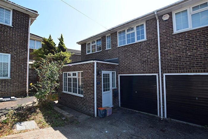 2 Bedroom Semi-Detached House To Rent In Nook Close, Hastings, TN35
