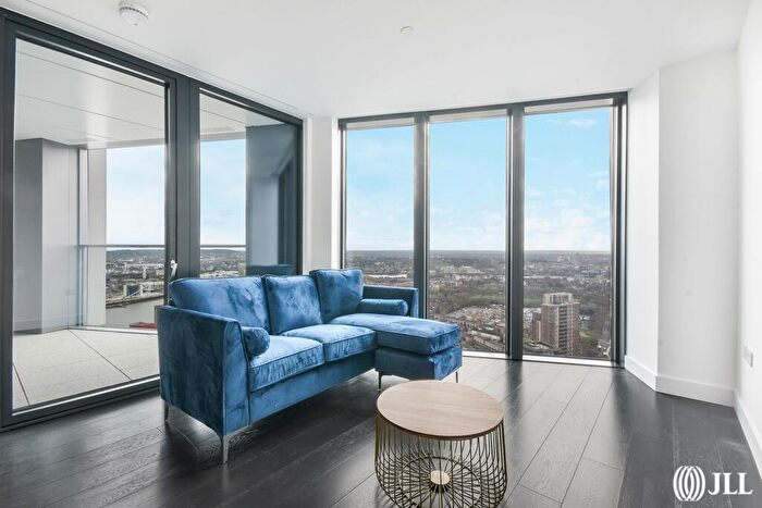 2 Bedroom Flat To Rent In Amory Tower, Marsh Wall, E14