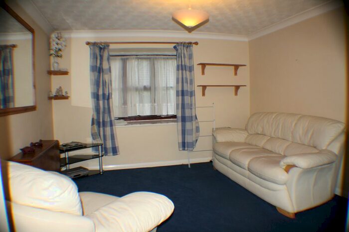 1 Bedroom Flat To Rent In Gorse Meade, Cippenham, Slough, SL1