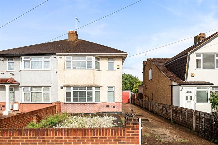 2 Bedroom Semi Detached House For Sale In Strathearn Avenue, Hayes, UB3