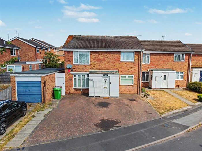 2 Bedroom Maisonette For Sale In Staindale Drive, Nottingham, NG8