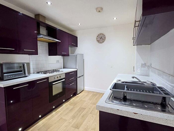 Studio To Rent In Pellon Lane, Halifax, HX1