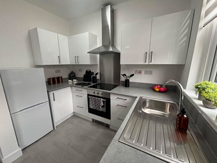 1 Bedroom Flat To Rent In Brentwood Grove, Armley, Leeds, LS12
