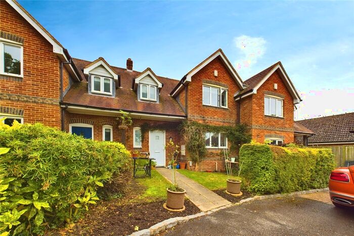 3 Bedroom Terraced House To Rent In Sykes Gardens, Upper Basildon, Reading, Berkshire, RG8