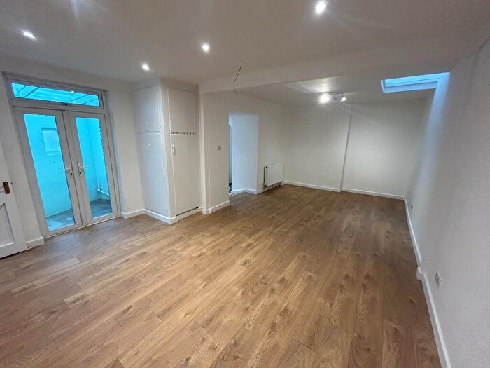 4 Bedroom Terraced House To Rent In Clifton Road, Exeter, Devon, EX1