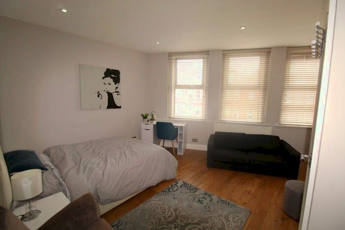 Studio To Rent In Lithos Road, Hampstead, NW3