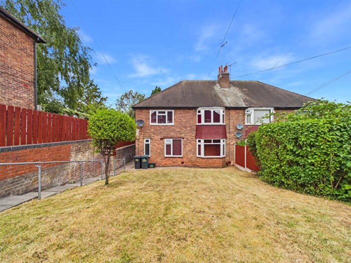 2 Bedroom Maisonette To Rent In Holly Avenue, Carlton, Nottingham, NG4