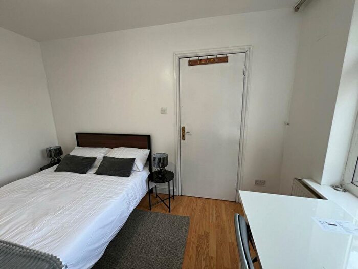 1 Bedroom Terraced House To Rent In Hydethorpe Avenue, London, N9