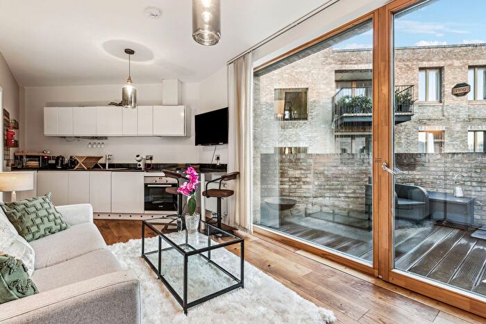 2 Bedroom Flat To Rent In Shalfleet Drive, London, W10