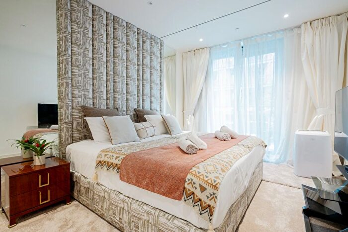 3 Bedroom Property To Rent In New Mill Road, Nine Elms, SW11