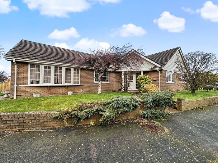 3 Bedroom Detached House For Sale In Mount Caburn Crescent, Peacehaven, BN10
