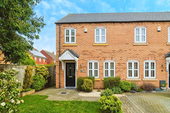 3 Bedroom End Of Terrace House For Sale In Bowland Way, Kingswood, Hull, HU7