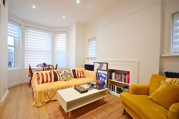 1 Bedroom Flat For Sale In Flat Hawkwood Road, Bournemouth, BH5