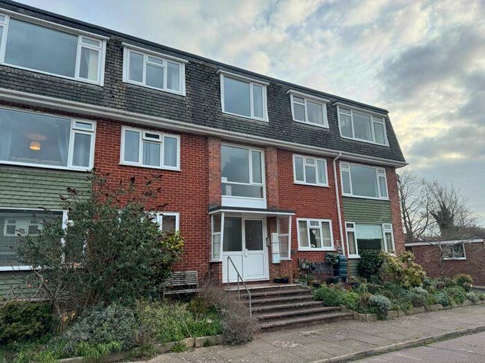 2 Bedroom Flat To Rent In St Leonards, EX2
