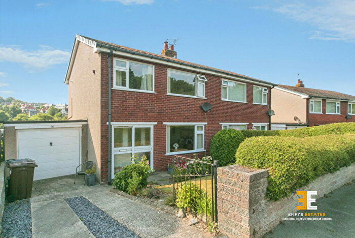 3 Bedroom Semi Detached House For Sale In Bryn Castell, Conwy, LL32