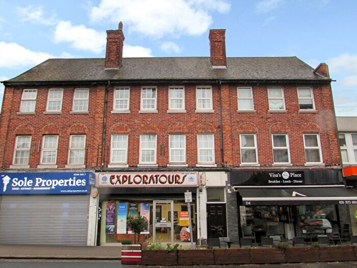 3 Bedroom Flat To Rent In Brent Street, Hendon, London, NW4