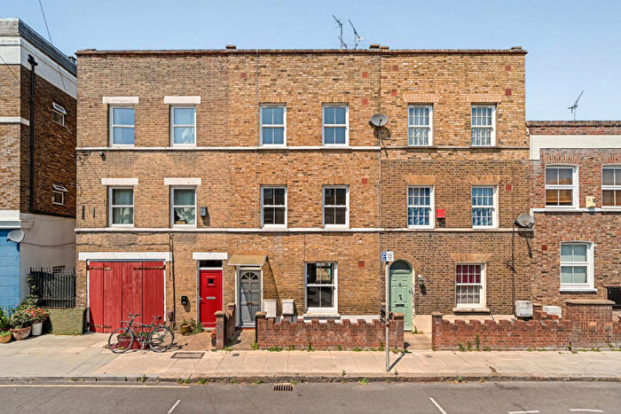 4 Bedroom Terraced House For Sale In Mina Road, London, SE17