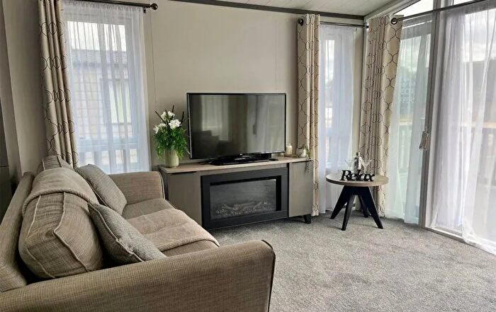 2 Bedroom Mobile/park Home For Sale In Landford, Salisbury, SP5