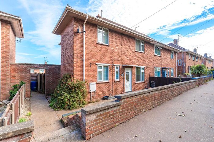 3 Bedroom Semi-Detached House For Sale In Dereham Road, Norwich, NR5