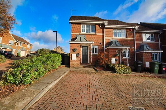 2 Bedroom End Of Terrace House For Sale In Rogers Close, Cheshunt, Waltham Cross, EN7