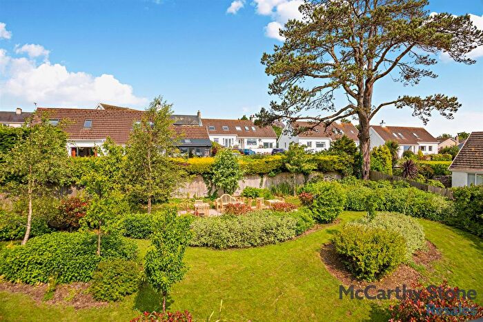 2 Bedroom Flat For Sale In Bangor Road, Benllech, Tyn-Y-Gongl, Anglesey, Gwynedd, LL74