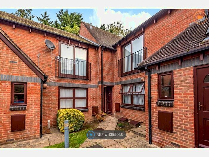 2 Bedroom Flat To Rent In Green Ridges, Headington, Oxford, OX3