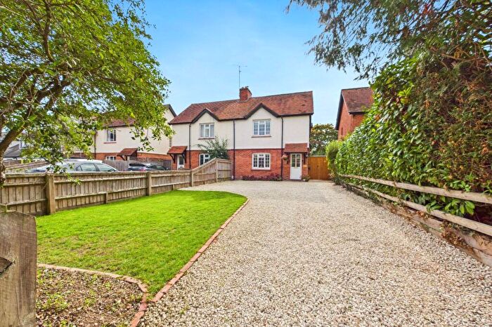 3 Bedroom House For Sale In Hyde End Road, Spencers Wood, Reading, Berkshire, RG7